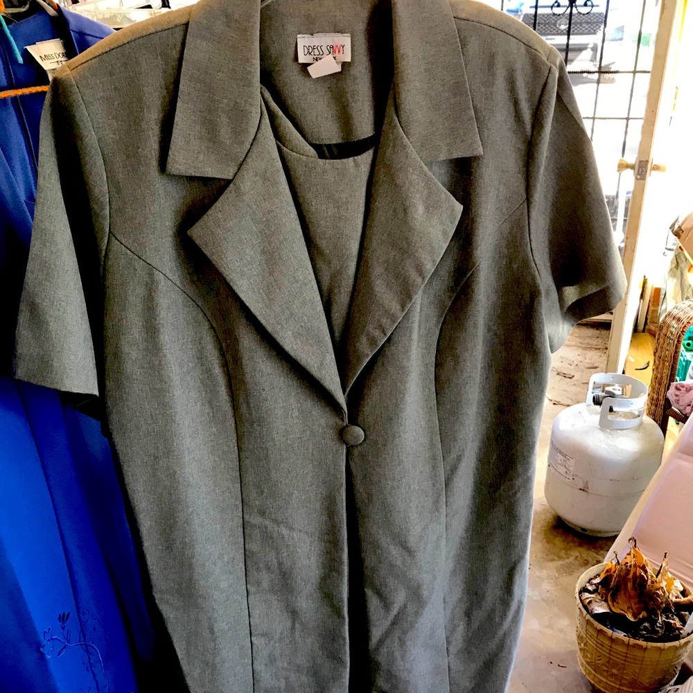 Dress suit